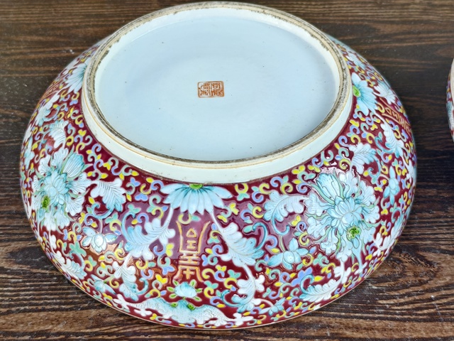 古玩陶瓷清晚期 粉彩花鳥紋捧盒真品鑒賞圖