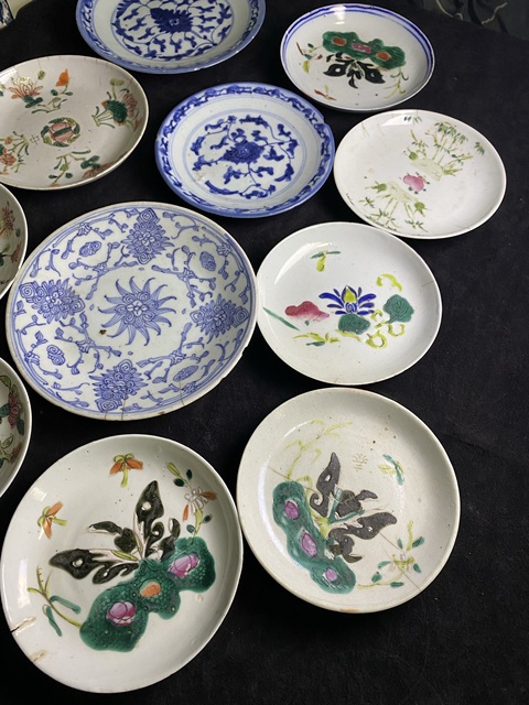 古玩陶瓷一組11件清代花卉紋青花盤拍賣，當(dāng)前價格388元