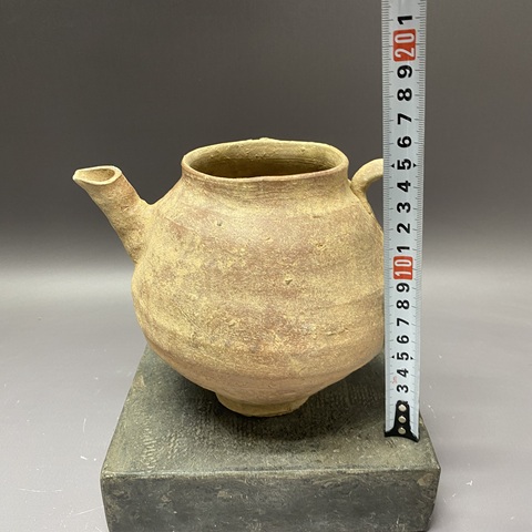 古玩陶瓷褐釉執(zhí)壺真品鑒賞圖