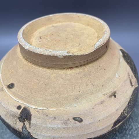 古玩陶瓷褐釉罐真品鑒賞圖