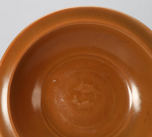 古玩陶瓷黃釉刻花雙魚盤真品鑒賞圖