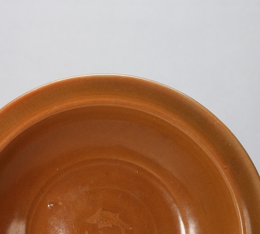 古玩陶瓷黃釉刻花雙魚盤真品鑒賞圖