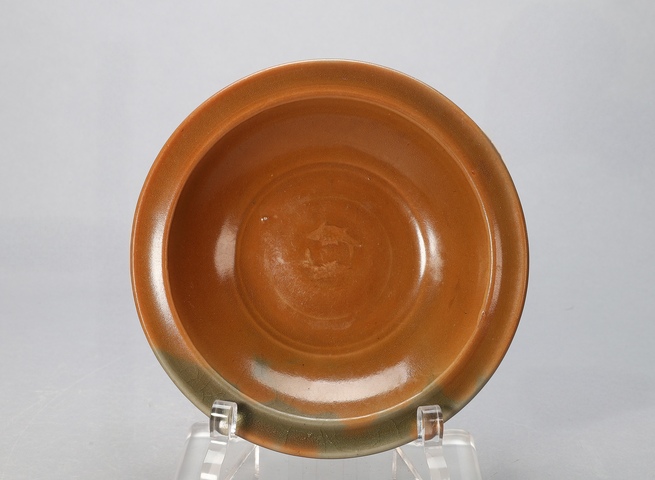 古玩陶瓷黃釉刻花雙魚盤真品鑒賞圖