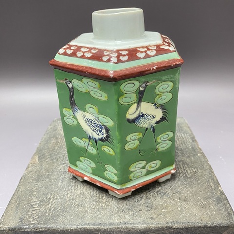 古玩陶瓷鶴紋六方茶葉罐真品鑒賞圖