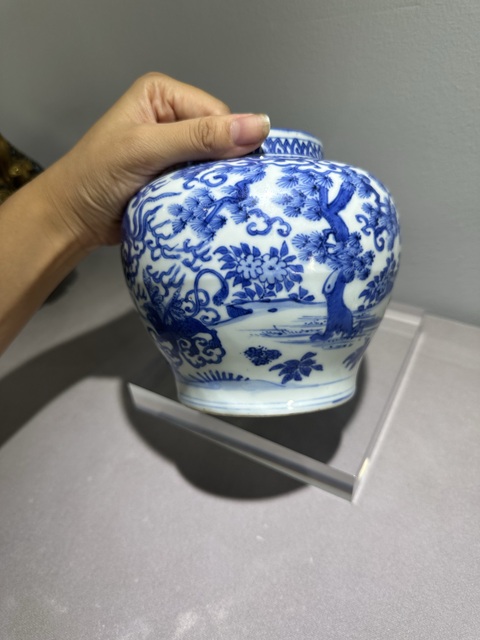 古玩陶瓷青花瑞獸紋罐真品鑒賞圖