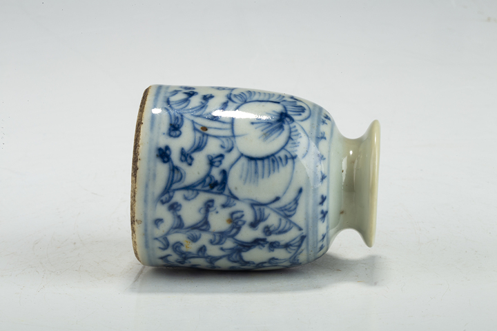 古玩陶瓷清中·青花纏枝花卉紋水呈真品鑒賞圖