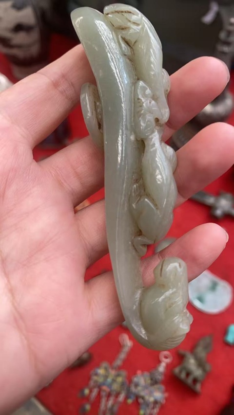 古玩玉器和田玉雕“馬上封侯”帶鉤真品鑒賞圖