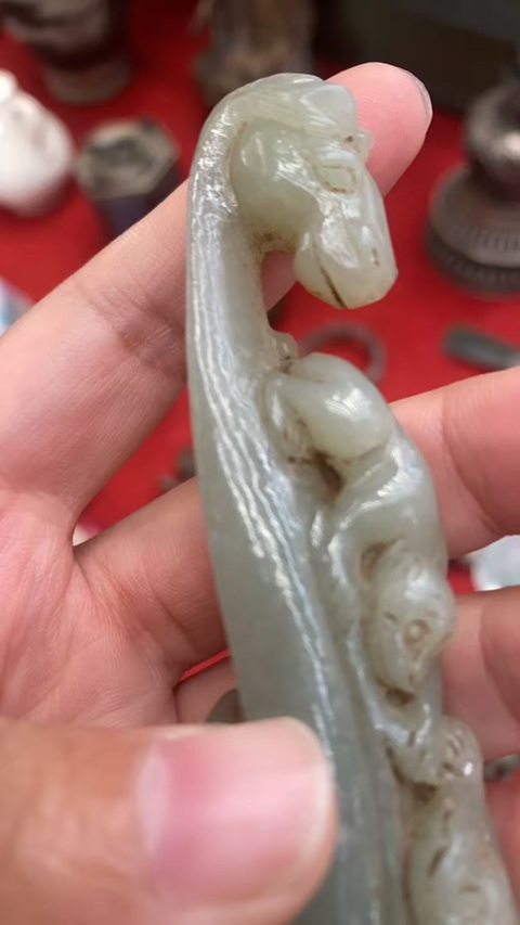 古玩玉器和田玉雕“馬上封侯”帶鉤真品鑒賞圖