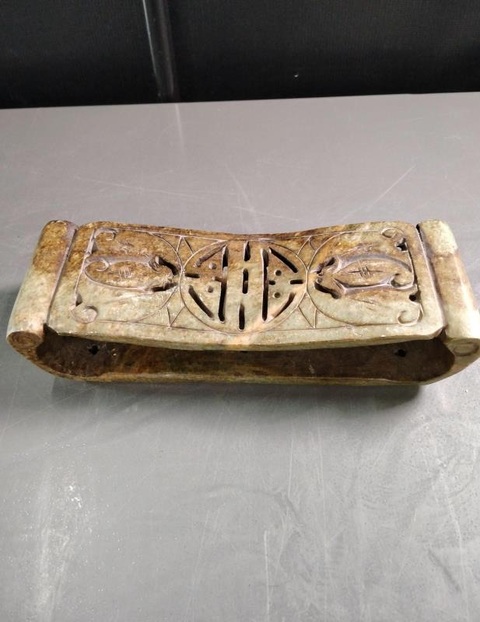 古玩玉器地方料玉枕真品鑒賞圖