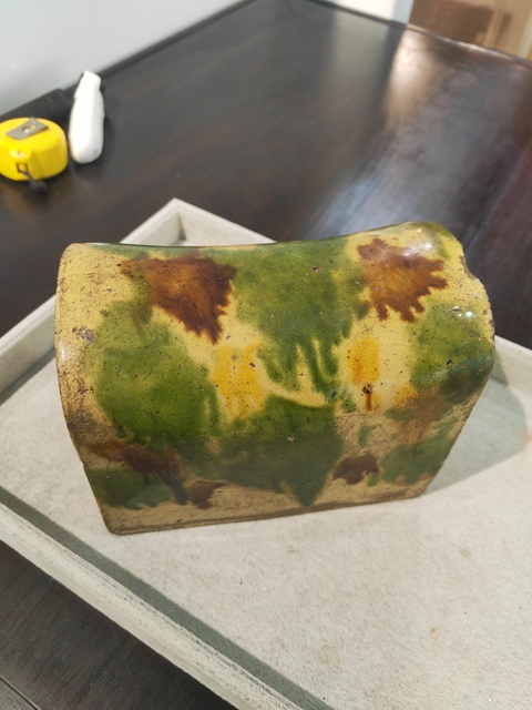 古玩陶瓷石灣馬鞍形三彩枕真品鑒賞圖