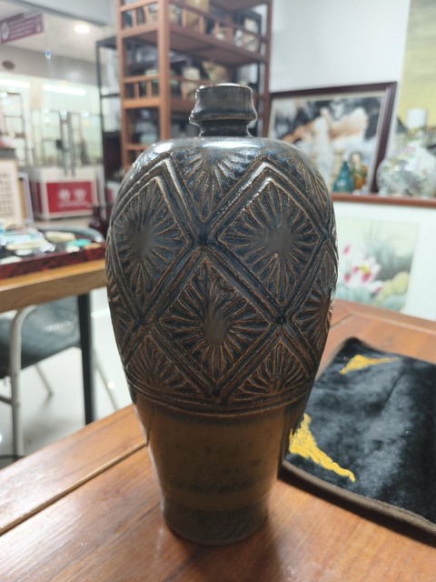 古玩陶瓷磁州窯剔花梅瓶真品鑒賞圖