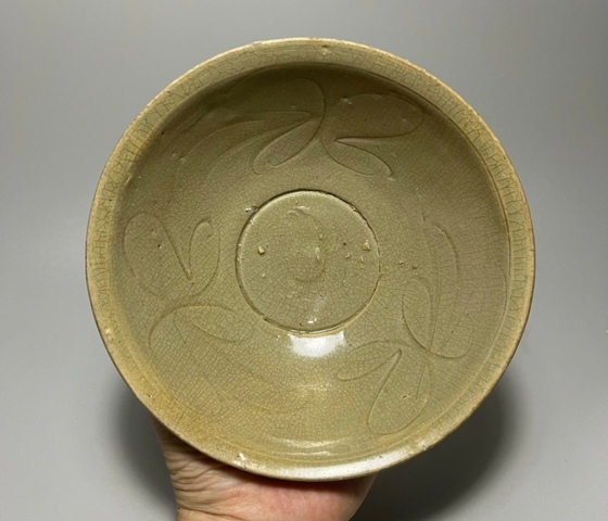 古玩陶瓷龍泉青瓷刻花碗拍賣，當前價格2980元