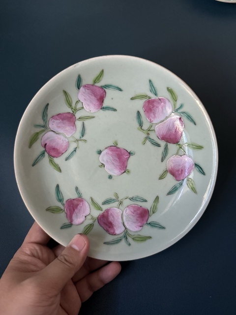 古玩陶瓷清·中期豆青釉十桃紋粉彩盤,晚清加彩拍賣,當前價格1000元