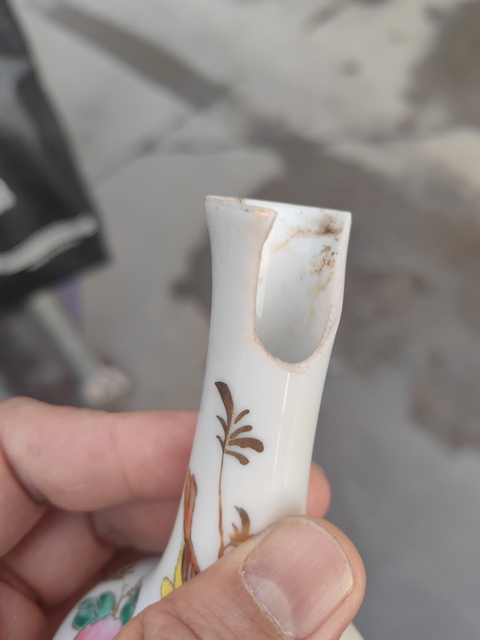 古玩陶瓷粉彩花鳥瓶真品鑒賞圖