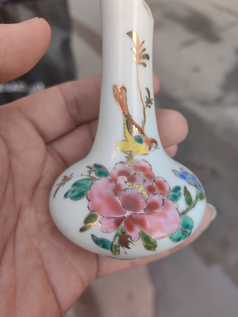 古玩陶瓷粉彩花鳥瓶真品鑒賞圖