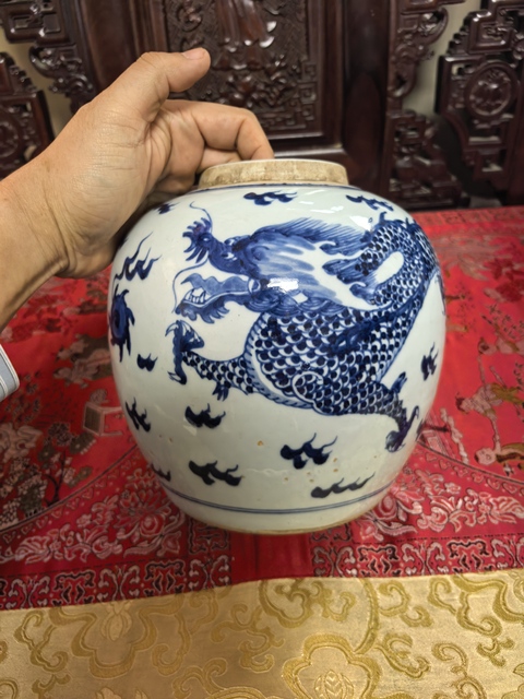 古玩陶瓷青花龍紋罐真品鑒賞圖