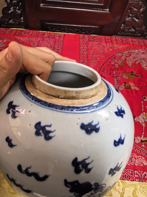 古玩陶瓷青花龍紋罐真品鑒賞圖