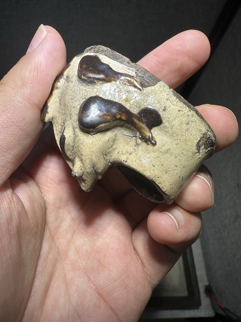 古玩陶瓷白釉褐彩蛙型水盂真品鑒賞圖