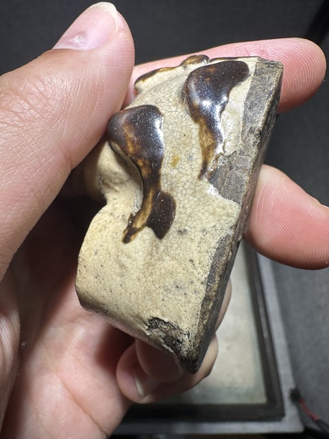 古玩陶瓷白釉褐彩蛙型水盂真品鑒賞圖