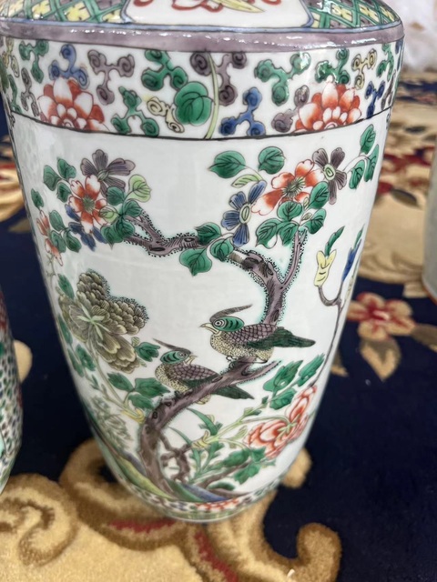 古玩陶瓷五彩花鳥紋棒槌瓶真品鑒賞圖