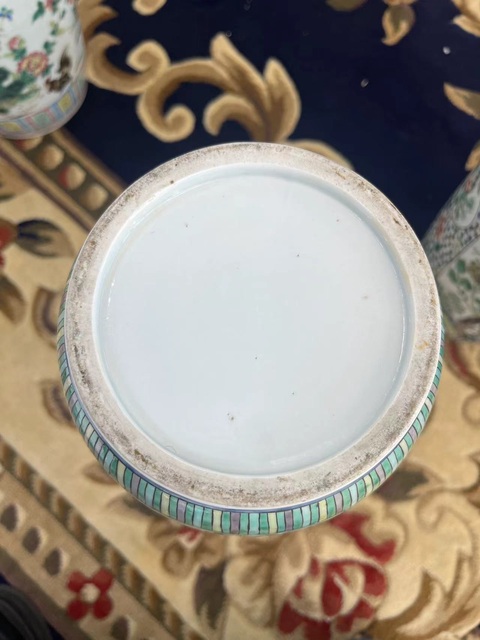 古玩陶瓷花鳥紋五彩棒槌瓶真品鑒賞圖