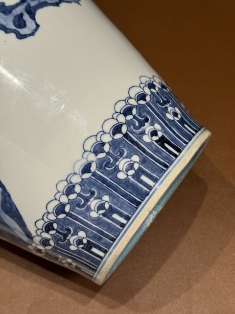 古玩陶瓷花鳥紋青花梅瓶真品鑒賞圖