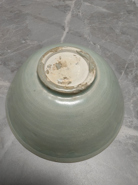 古玩陶瓷龍泉青瓷刻花大碗真品鑒賞圖