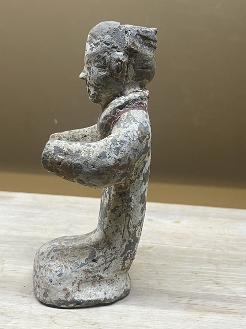 古玩陶瓷漢·彩繪跪抱俑真品鑒賞圖