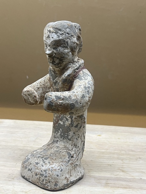 古玩陶瓷漢·彩繪跪抱俑真品鑒賞圖