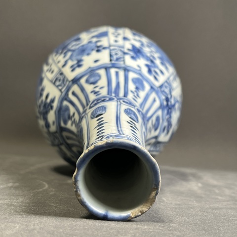 古玩陶瓷青花花卉花鳥紋膽瓶真品鑒賞圖