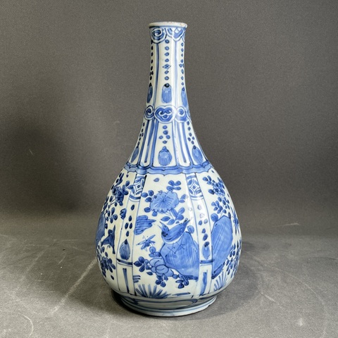 古玩陶瓷青花花卉花鳥紋膽瓶真品鑒賞圖