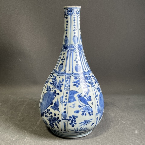 古玩陶瓷青花花卉花鳥紋膽瓶真品鑒賞圖