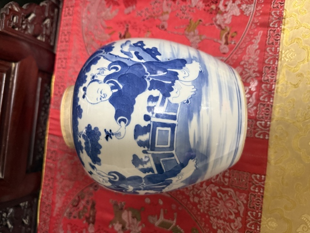 古玩陶瓷青花人物紋罐真品鑒賞圖