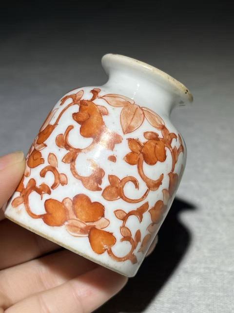 古玩陶瓷礬紅花卉紋水盂真品鑒賞圖