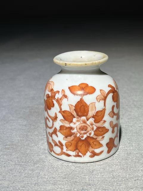 古玩陶瓷礬紅花卉紋水盂真品鑒賞圖