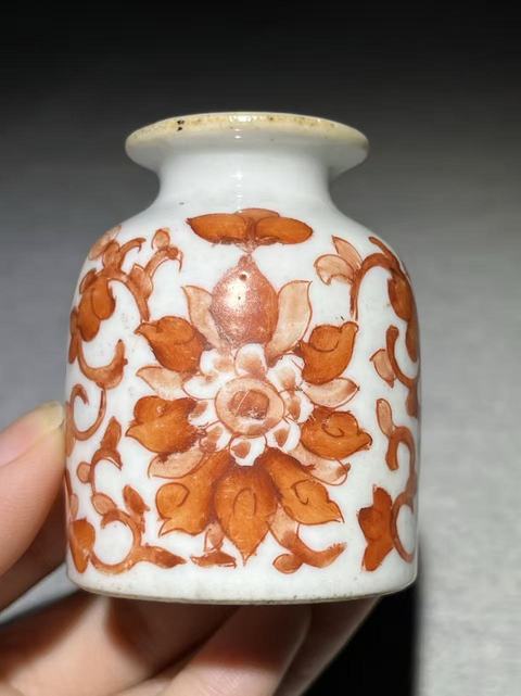 古玩陶瓷礬紅花卉紋水盂真品鑒賞圖