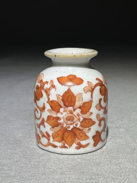 古玩陶瓷礬紅花卉紋水盂真品鑒賞圖