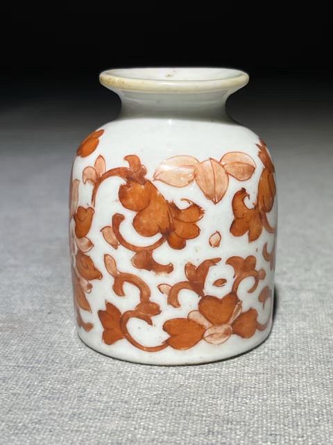 古玩陶瓷礬紅花卉紋水盂真品鑒賞圖