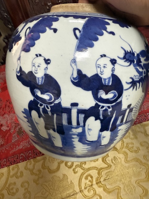 古玩陶瓷青花麒麟送子圖罐真品鑒賞圖