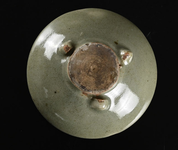 古玩陶瓷龍泉青瓷三足爐真品鑒賞圖