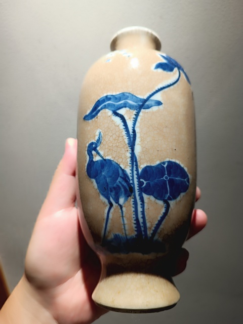 古玩陶瓷清中期哥釉青花瓶真品鑒賞圖