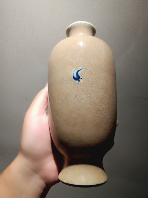 古玩陶瓷清中期哥釉青花瓶真品鑒賞圖