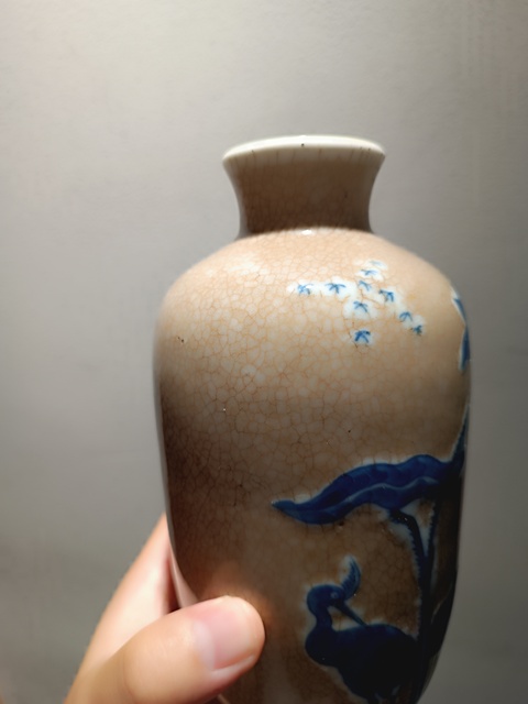 古玩陶瓷清中期哥釉青花瓶真品鑒賞圖