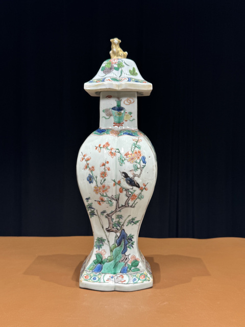 古玩陶瓷清康熙 五彩花鳥紋蓋罐真品鑒賞圖