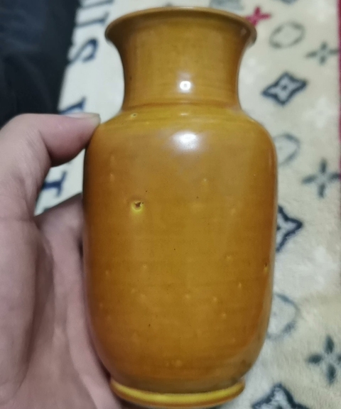古玩陶瓷黃釉瓶真品鑒賞圖