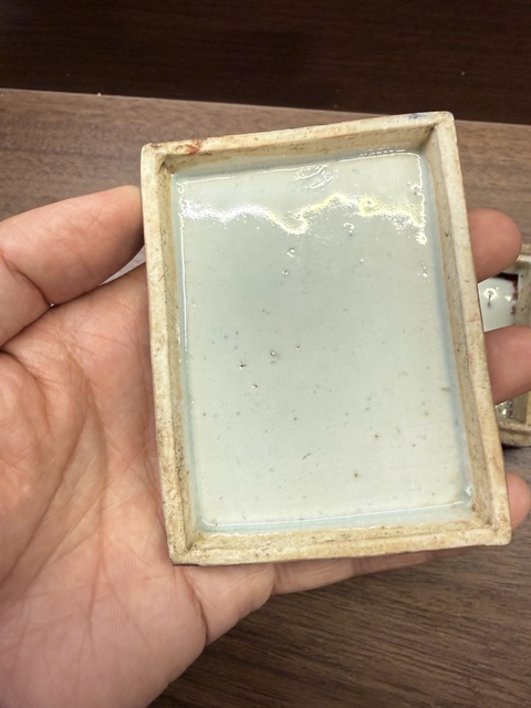 古玩陶瓷清中期淡描青花印泥盒真品鑒賞圖