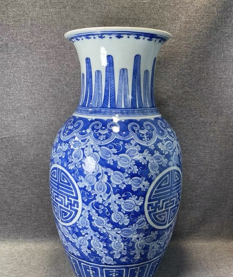 古玩陶瓷嘉慶青花瓶真品鑒賞圖