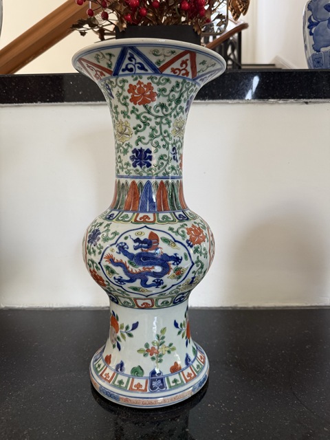 古玩陶瓷青花五彩龍紋花觚真品鑒賞圖