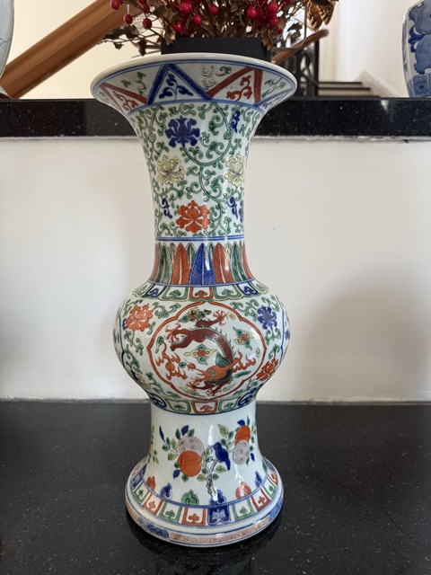 古玩陶瓷青花五彩龍紋花觚真品鑒賞圖