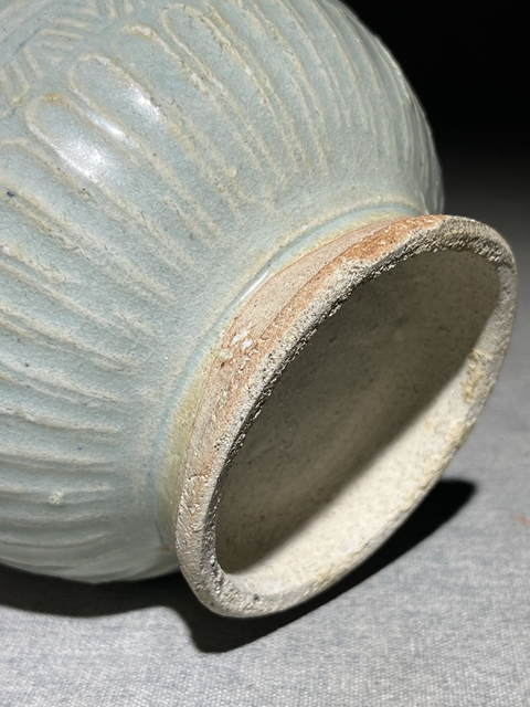 古玩陶瓷云市窯花卉紋盤口瓶真品鑒賞圖